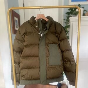 Everlane ReNew Short Puffer in Kalamata/Beech Size Small